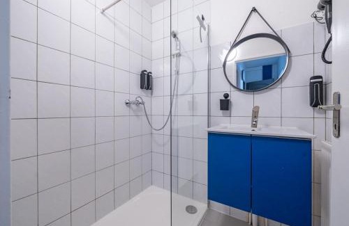Homecourt Apartment | Bleu Océane - Wifi - Gare - 3 lits - Tout équipé