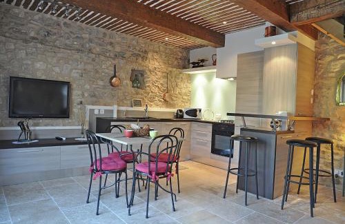 Couteron Villa | Bliss Near Aix-en-Provence