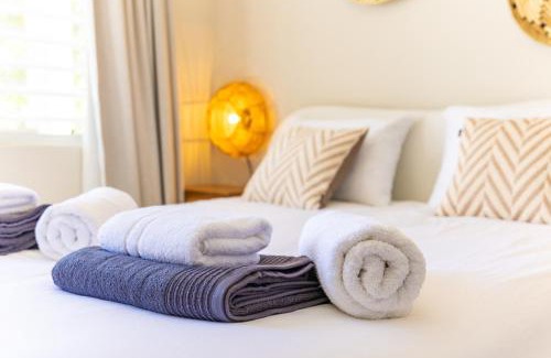 Salina Apartment | Bliss Sunset Apartment