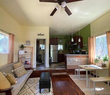 Iowa Hill Apartment | Blissful Acres hilltop cottage