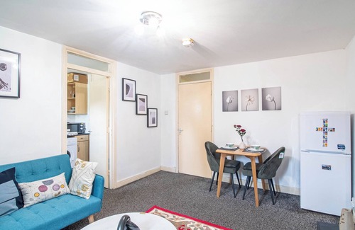 Sheffield Apartment | Blissful Apartment. Family-Friendly and work suited. HOME AWAY FROM HOME