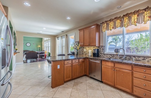 Benicia House | Blissful California Nights (4 Bedroom 3.5 Bath)