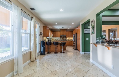 Benicia House | Blissful California Nights (4 Bedroom 3.5 Bath)
