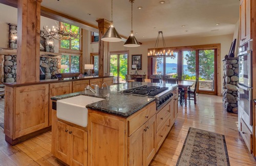 Homewood House | Blissful Days - Lakefront - TLUXP