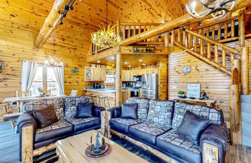 Friendship House | Blissful Deer Cabin