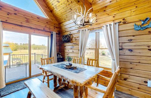 Friendship House | Blissful Deer Cabin