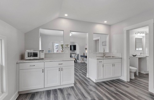 Two Rivers Apartment | Blissful Luxury Duplex Upper - 2 1/2 Blocks to the Beach