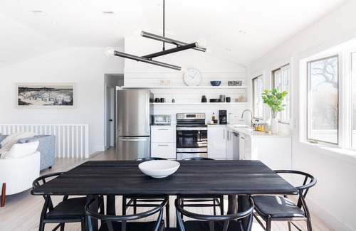 Montauk House | Block from Ditch Plains