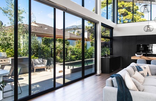 Hampton East House | 'Block' out some time at this Luxury Villa
