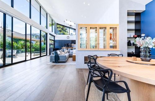 Hampton House | 'Block' out some time at this Luxury Villa