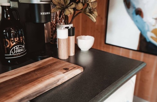 South Perry District Apartment | BlockhouseLife Sustainable Tiny-Living! with Wi-Fi