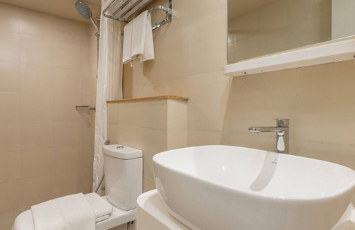 Ahmedabad Hotel | Bloom Hotel SG Highway