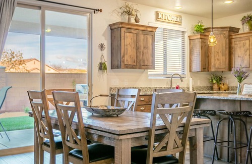 Sienna Hills House | Blooming Cactus, 6 Bedroom Home with Foosball and Arcade Game!