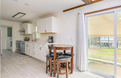 Mount Mourne House | BloomingFarmsStay,Sleeps 9,GameRoom,FirePit,Grill