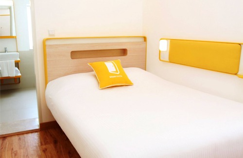 Paharganj Hotel | Bloomrooms @ New Delhi Railway Station