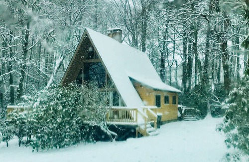 Boone Cabin | Blowing Rock Cabin on Relaxing Mountain Stream-