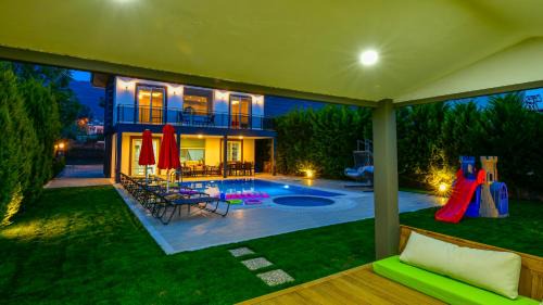 Hisaronu Villa | Blue - 4 Bedroom Holiday Villa in Hisarönü