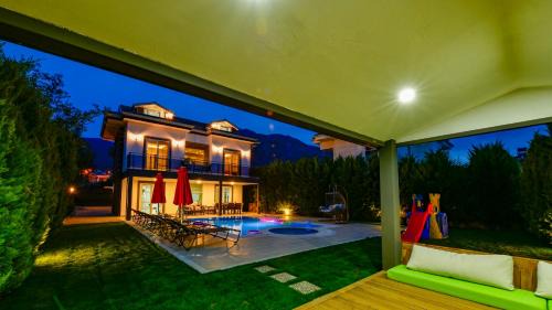 Hisaronu Villa | Blue - 4 Bedroom Holiday Villa in Hisarönü