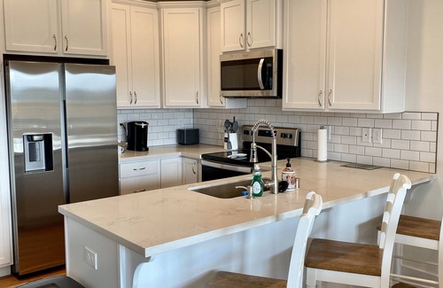Ocean Shores Cottage | Blue Anchor Cottage - pet friendly retreat! Game Room! Walk to beach!