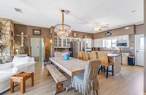 Villa Primera House | Blue Angel | Gulf Front, Great for Families! Pool table, Great Outdoor Space with Bar/Grill!