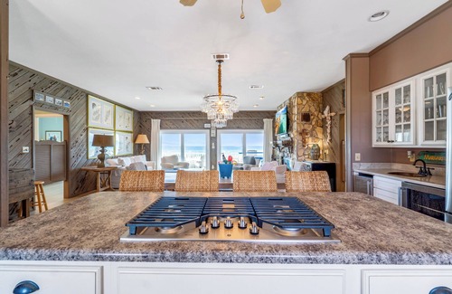 Villa Primera House | Blue Angel | Gulf Front, Great for Families! Pool table, Great Outdoor Space with Bar/Grill!