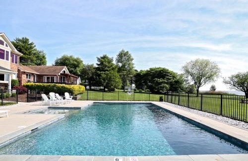 Stevensville House | Blue Bay Haven