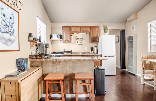 Big Bear Cabin | Blue Bear Cottage-2 Bedroom Cabin with hot tub
