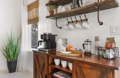 Heber House | Blue Betty Acre · Adorable Getaway! Relaxing, cozy, amazing!