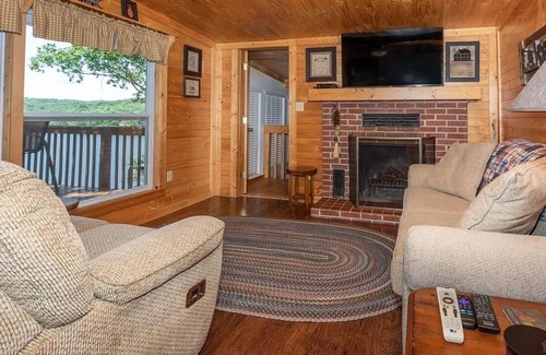 Warsaw House | Blue Branch Lodge - Warsaw, MO