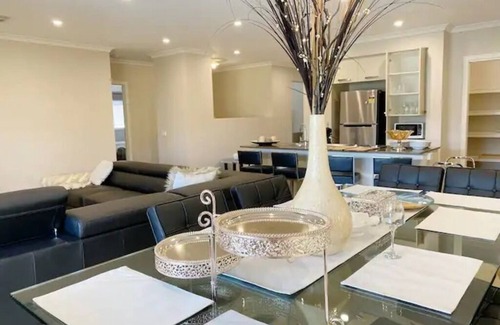 Torquay House | "Blue Breeze " Luxury Home at Torquay