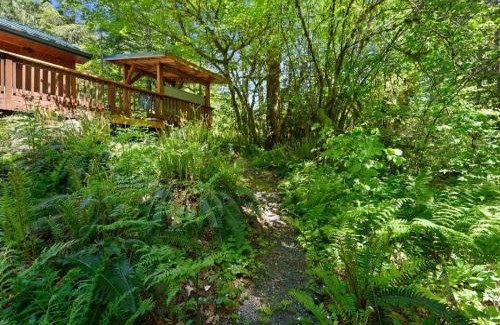 Mount Hood Village House | Blue Coconut - Meredith Lodging