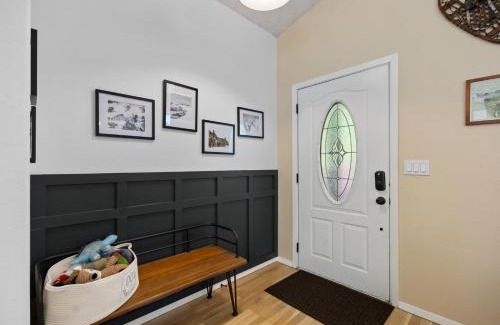 Mount Hood Village House | Blue Coconut - Meredith Lodging