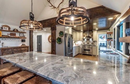 Cullowhee House | Blue Comanche - Upscale Mountain Home with a Hot Tub near Lake Glenville!