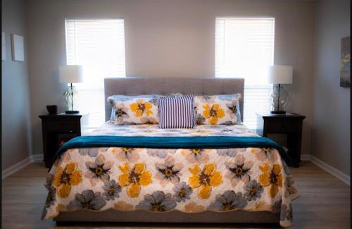 Downtown Little Rock Ski Chalet | Blue Corner Luxe, Timeless Charm Near Downtown