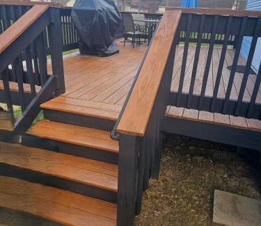 Logan House | Blue Cottage with Game Room Deck & Hot Tub