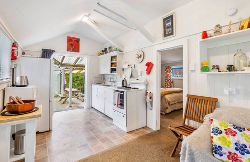 Waikanae House | Blue Diamond Bach - Waikanae Beach
