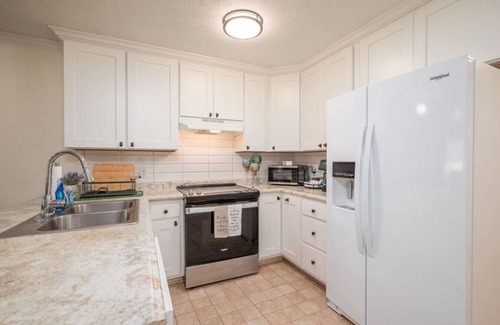 Starkville Apartment | Blue Diamond Retreat