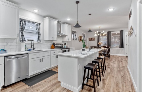 St. Louis House | Blue Door Bungalow | JZ Vacation Rentals