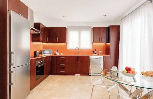 Los Delfines Villa | Blue Dream - Beautiful Family-Friendly Villa Very Close to Beach & Shops