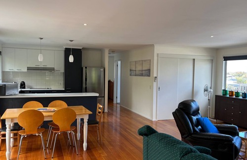 Inverloch House | Blue Fin Inverloch - Linen and Pet Friendly