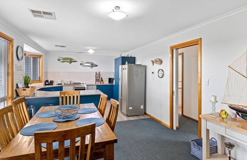 Port Macdonnell House | BLUE FIN part of BLUE FIN HOLIDAY HOMES - PET FRIENDLY & FREE WIF-FI