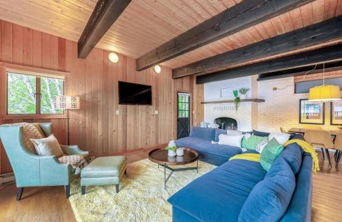 Port Angeles House | Blue Haven Iconic Lakefront 4 Season Retreat