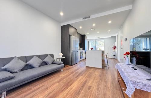 Marsden Park Villa | Blue Haven Retreat - Marsden Park Townhouse