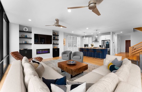 Mayhew House | Blue Haven w/Game Room, Hot Tub & Optional Boat Rental