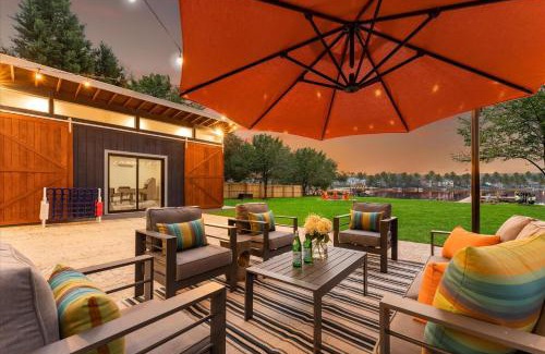 Mayhew House | Blue Haven w/Game Room, Hot Tub & Optional Boat Rental