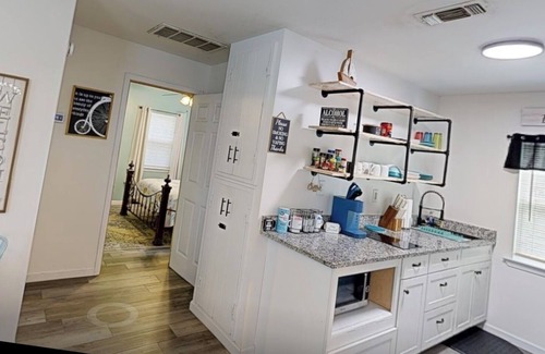 Gulfport Cottage | Blue Heron Cottage Charming2bedroom/2bath coastal cottage in Gulfport, Ms