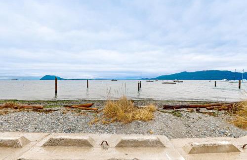 Bow Hotel | Blue Heron Haven