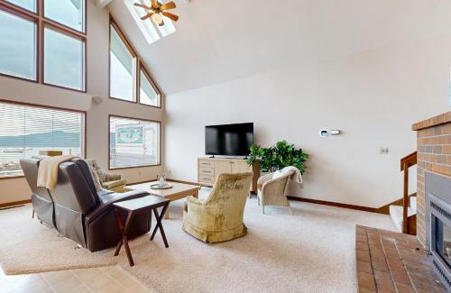 Bow Hotel | Blue Heron Haven
