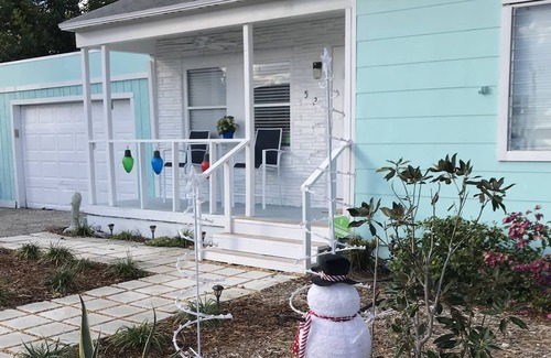 Riviera Beach House | Blue Heron House 2/1 diving kayak fishing boating Paley inst. Phil Foster park