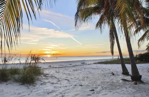 Fort Myers Beach House | Blue Horizon by Sun Palace Vacations